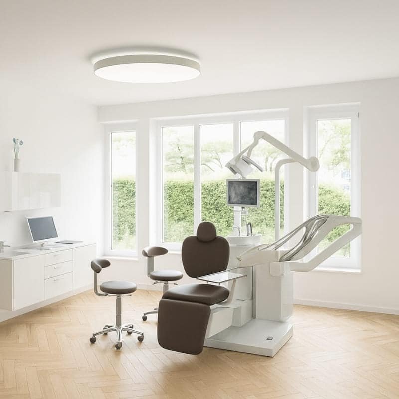 ROUND Dent Anbau - Praxisfoto mit Indirektlicht